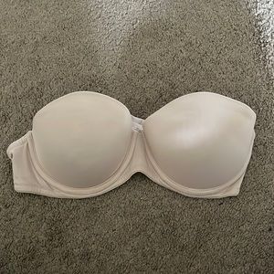 32C VS Pink nude strapless bra